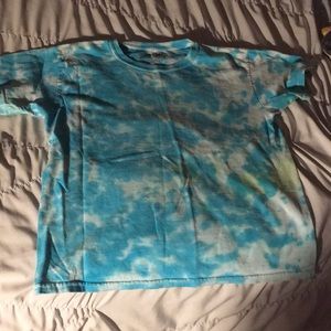 tie-dye shirt